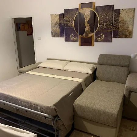 Accogliente Ristrutturato Letizia アパート