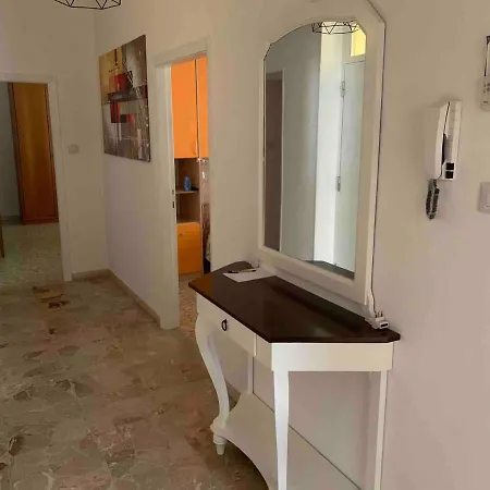 アパート Accogliente Ristrutturato Letizia